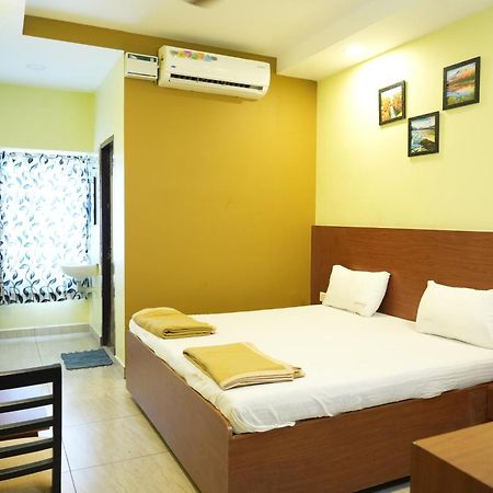 Sri Krishnan Residency Hotel Pollachi Bagian luar foto