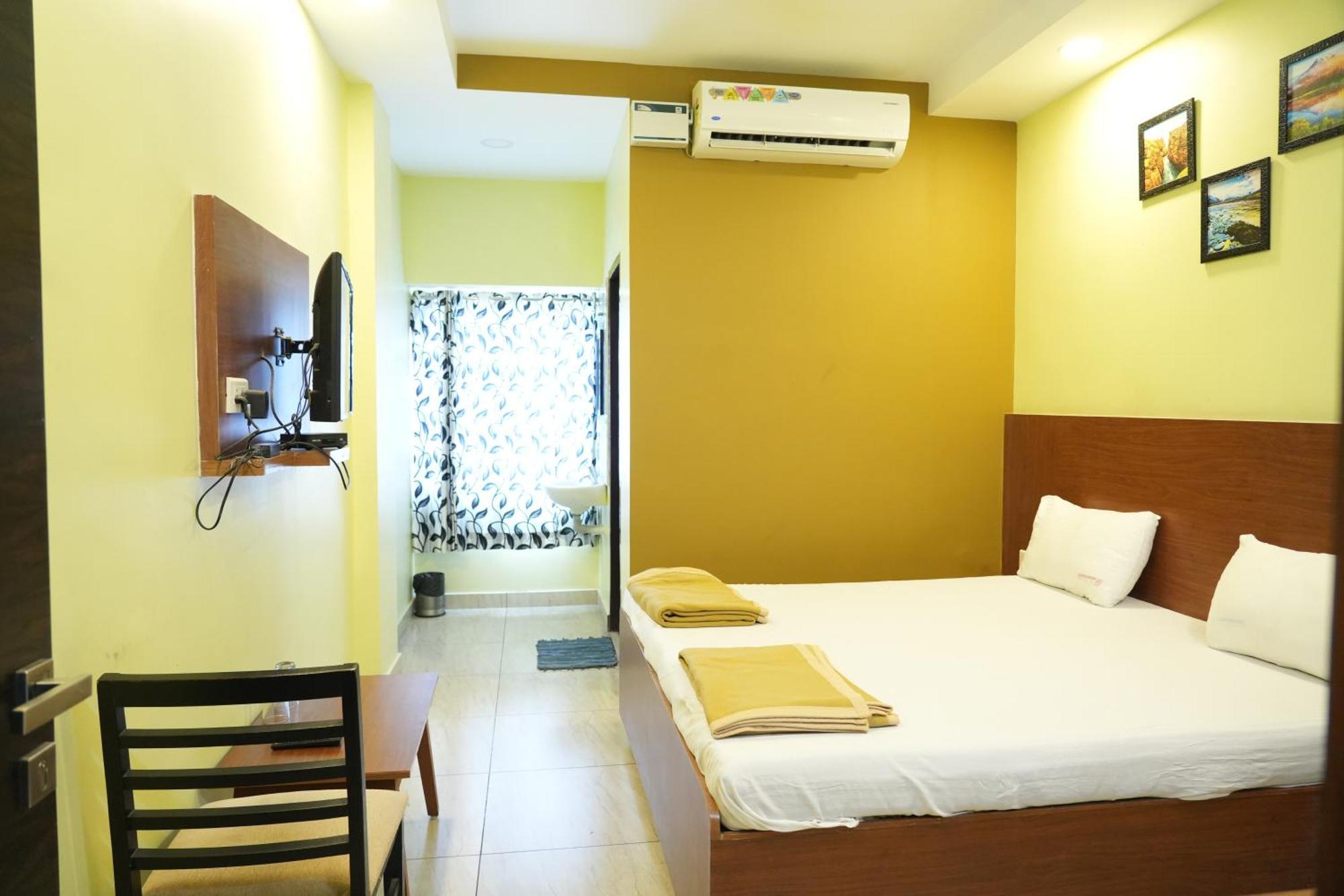 Sri Krishnan Residency Hotel Pollachi Bagian luar foto
