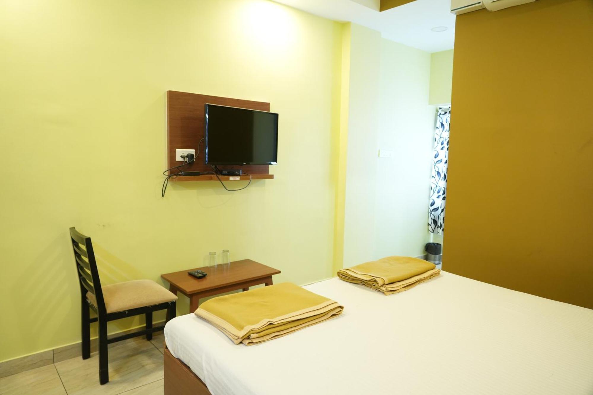 Sri Krishnan Residency Hotel Pollachi Bagian luar foto