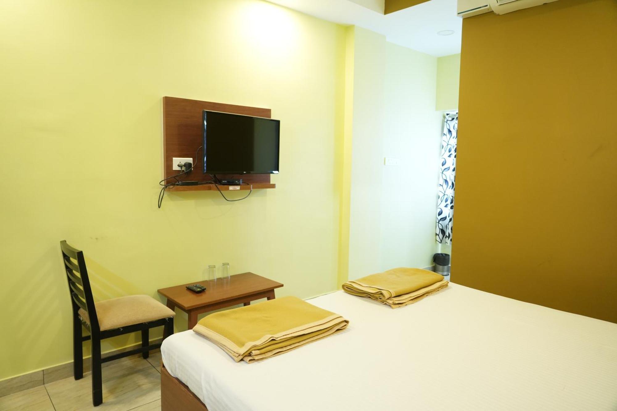 Sri Krishnan Residency Hotel Pollachi Bagian luar foto