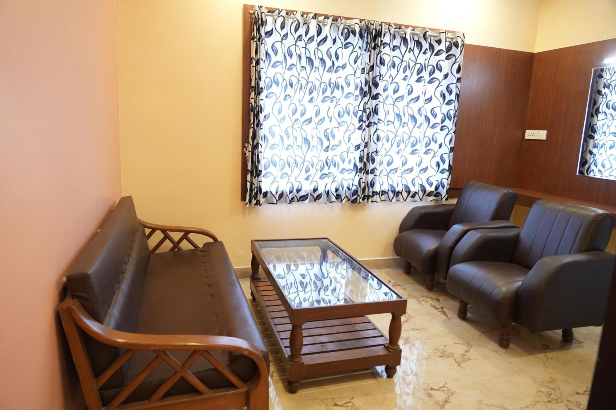 Sri Krishnan Residency Hotel Pollachi Bagian luar foto