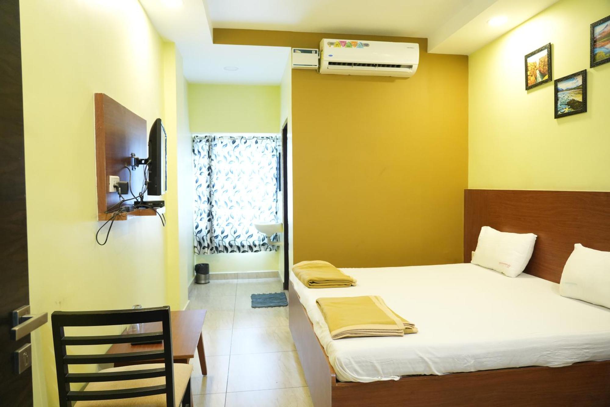 Sri Krishnan Residency Hotel Pollachi Bagian luar foto