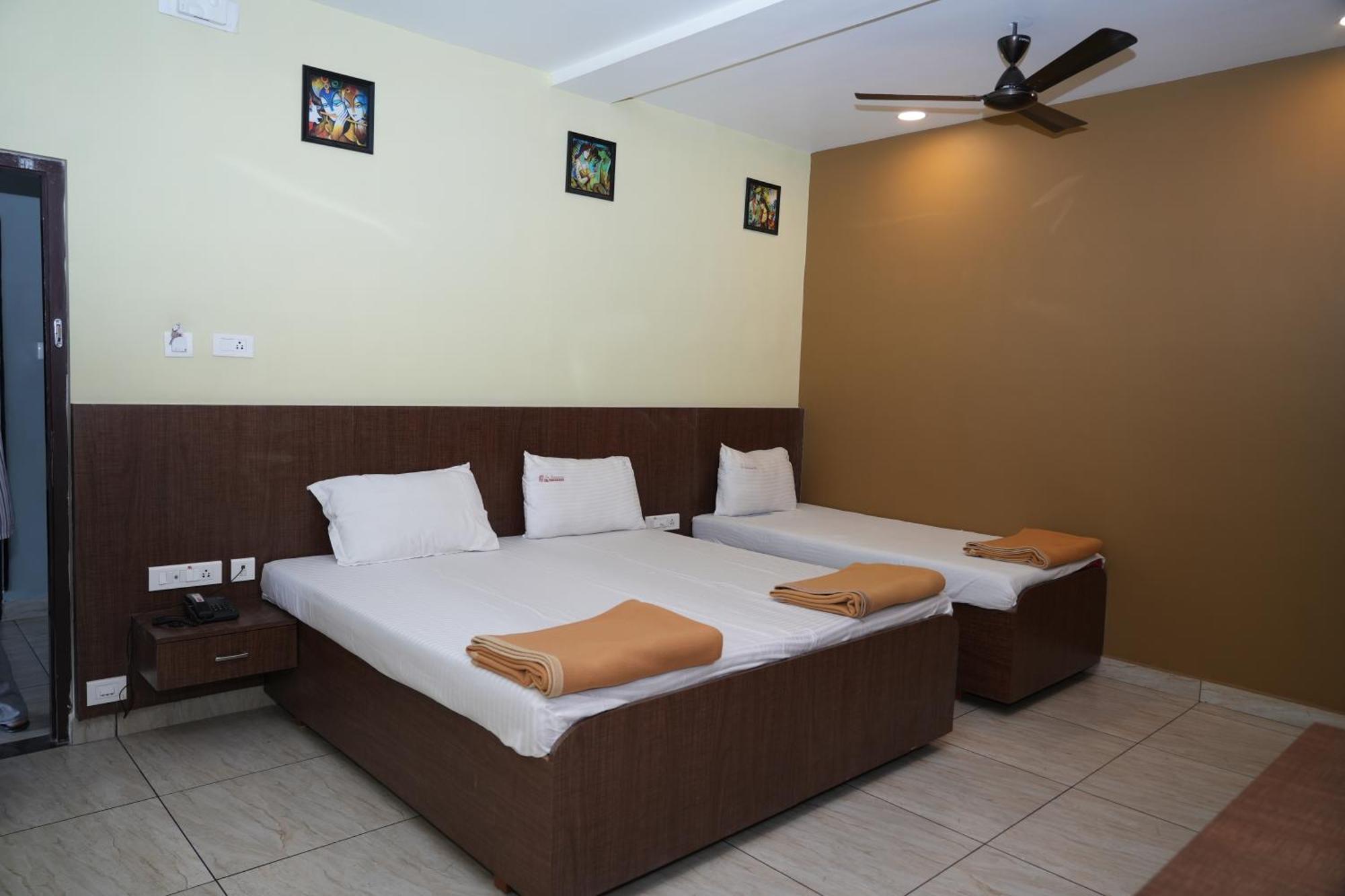 Sri Krishnan Residency Hotel Pollachi Bagian luar foto